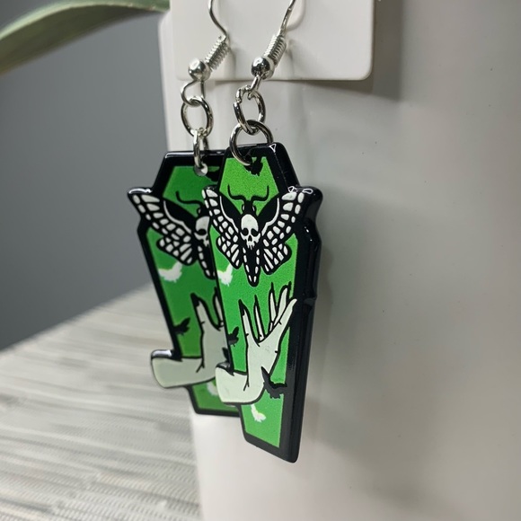 Kopen Australia - Skull Moth Coffin Green Acrylic Earrings Punk Emo a Halloween - Picture 2 of 9